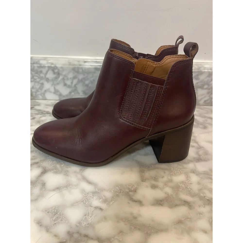 Size 8.5 Lucky Brand Women's Ankle Boot Debruh Wine Color Bootie, Block Heel - Picture 2 of 7
